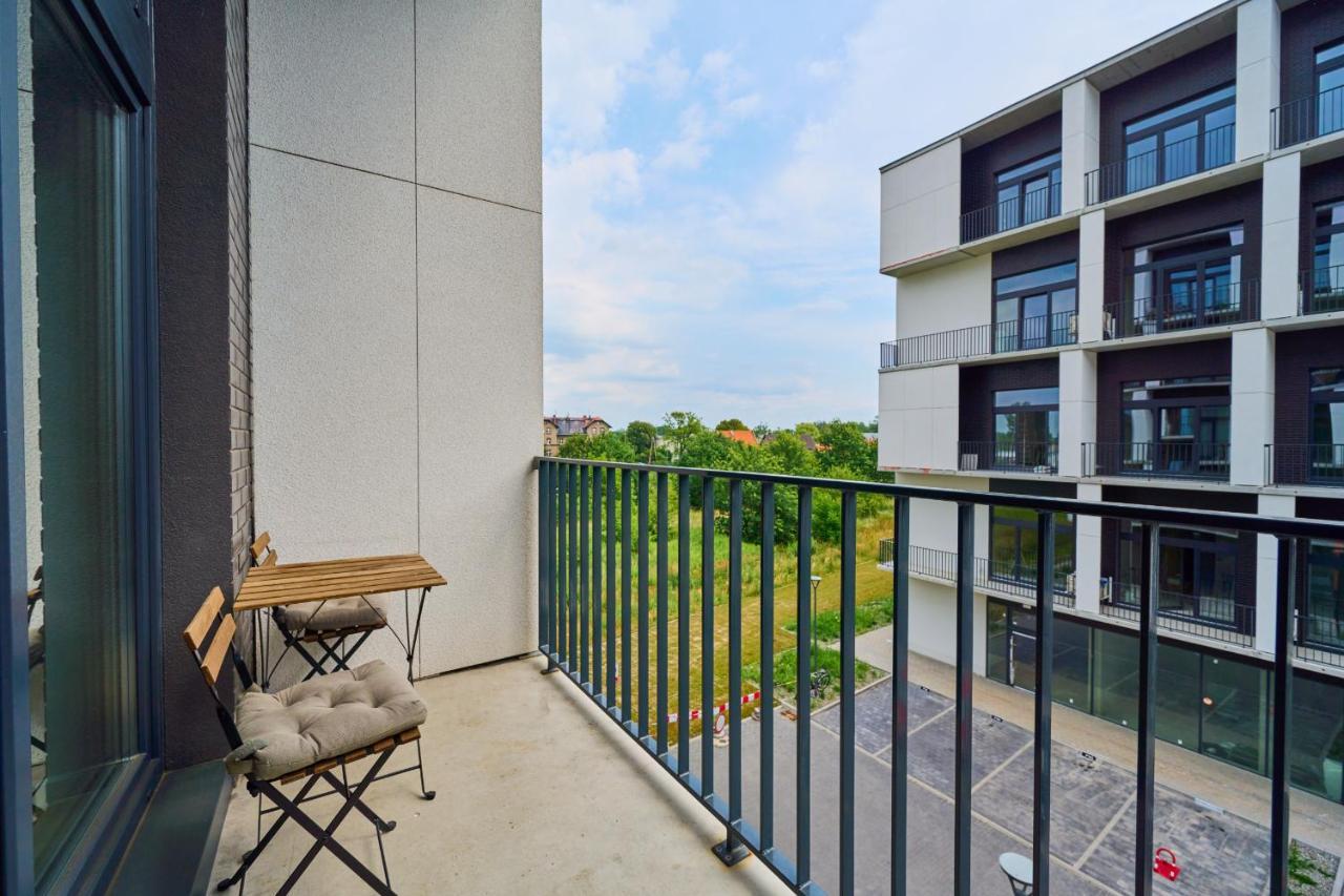 Mezzanine Studio Apartments Zarembowicza Wroclaw Airport By Renters מראה חיצוני תמונה