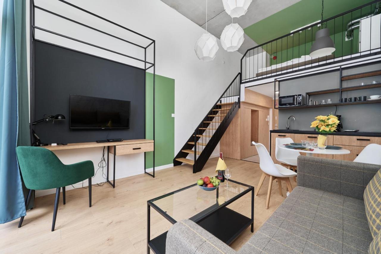 Mezzanine Studio Apartments Zarembowicza Wroclaw Airport By Renters מראה חיצוני תמונה