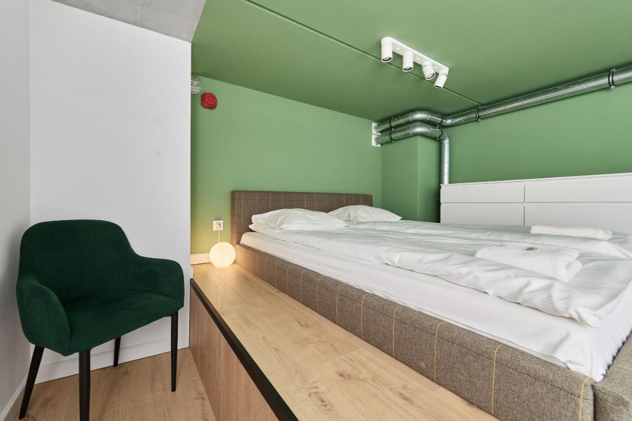 Mezzanine Studio Apartments Zarembowicza Wroclaw Airport By Renters מראה חיצוני תמונה