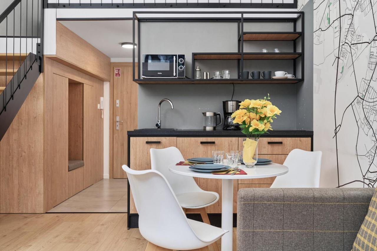 Mezzanine Studio Apartments Zarembowicza Wroclaw Airport By Renters מראה חיצוני תמונה