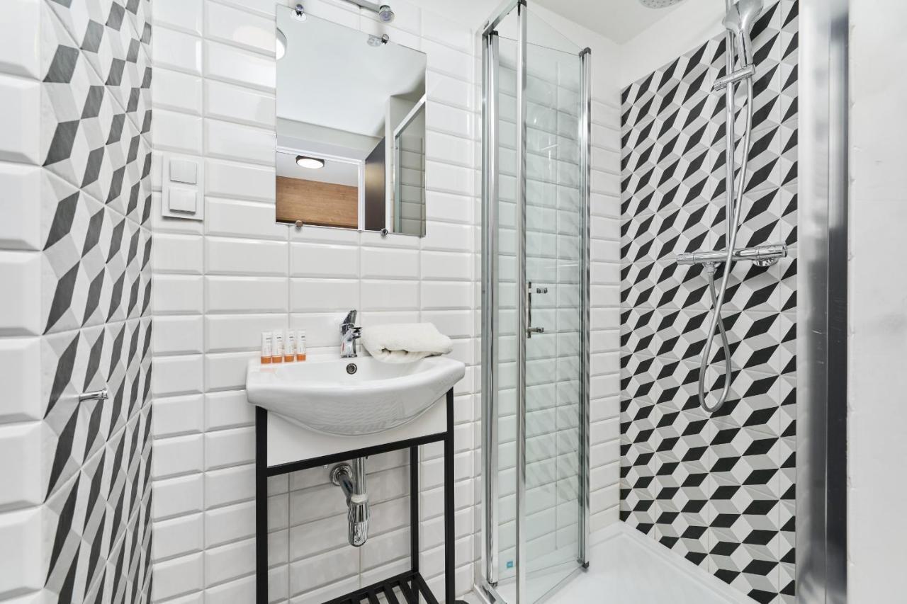 Mezzanine Studio Apartments Zarembowicza Wroclaw Airport By Renters מראה חיצוני תמונה