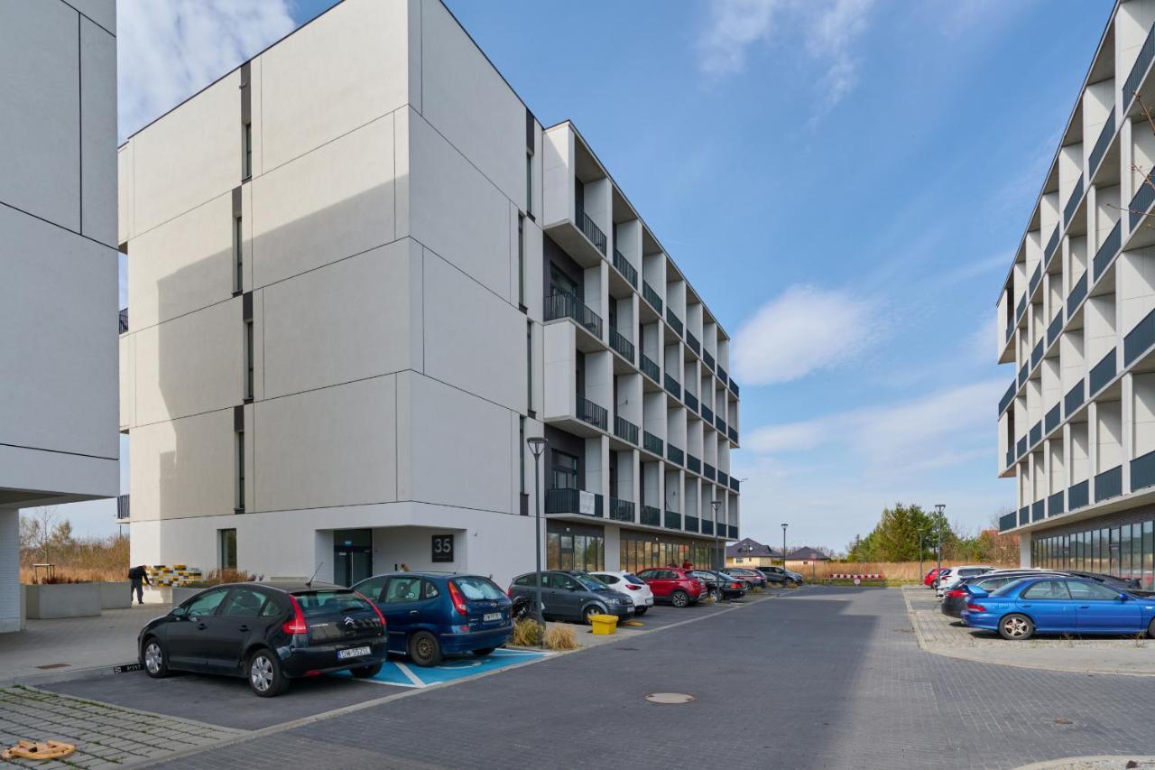 Mezzanine Studio Apartments Zarembowicza Wroclaw Airport By Renters מראה חיצוני תמונה