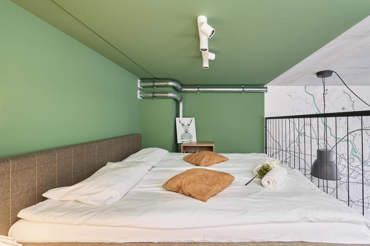 Mezzanine Studio Apartments Zarembowicza Wroclaw Airport By Renters מראה חיצוני תמונה