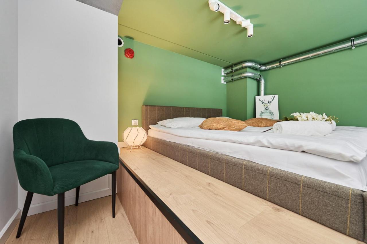 Mezzanine Studio Apartments Zarembowicza Wroclaw Airport By Renters מראה חיצוני תמונה
