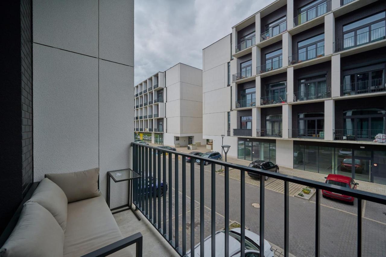 Mezzanine Studio Apartments Zarembowicza Wroclaw Airport By Renters מראה חיצוני תמונה