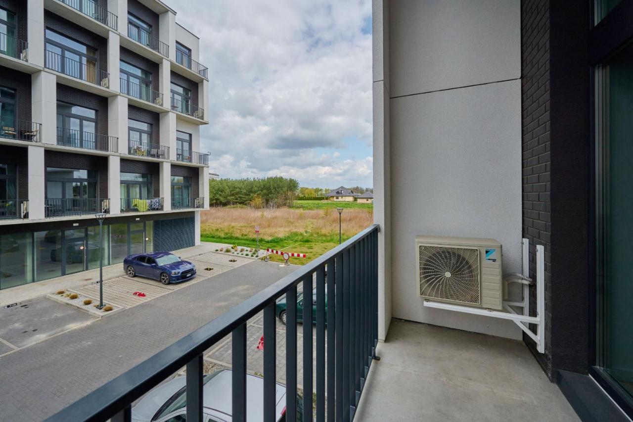 Mezzanine Studio Apartments Zarembowicza Wroclaw Airport By Renters מראה חיצוני תמונה