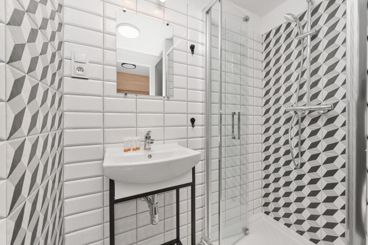 Mezzanine Studio Apartments Zarembowicza Wroclaw Airport By Renters מראה חיצוני תמונה