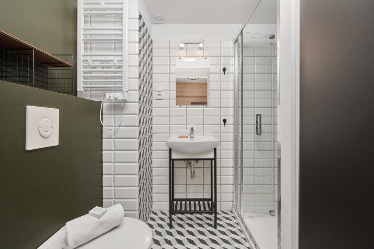 Mezzanine Studio Apartments Zarembowicza Wroclaw Airport By Renters מראה חיצוני תמונה