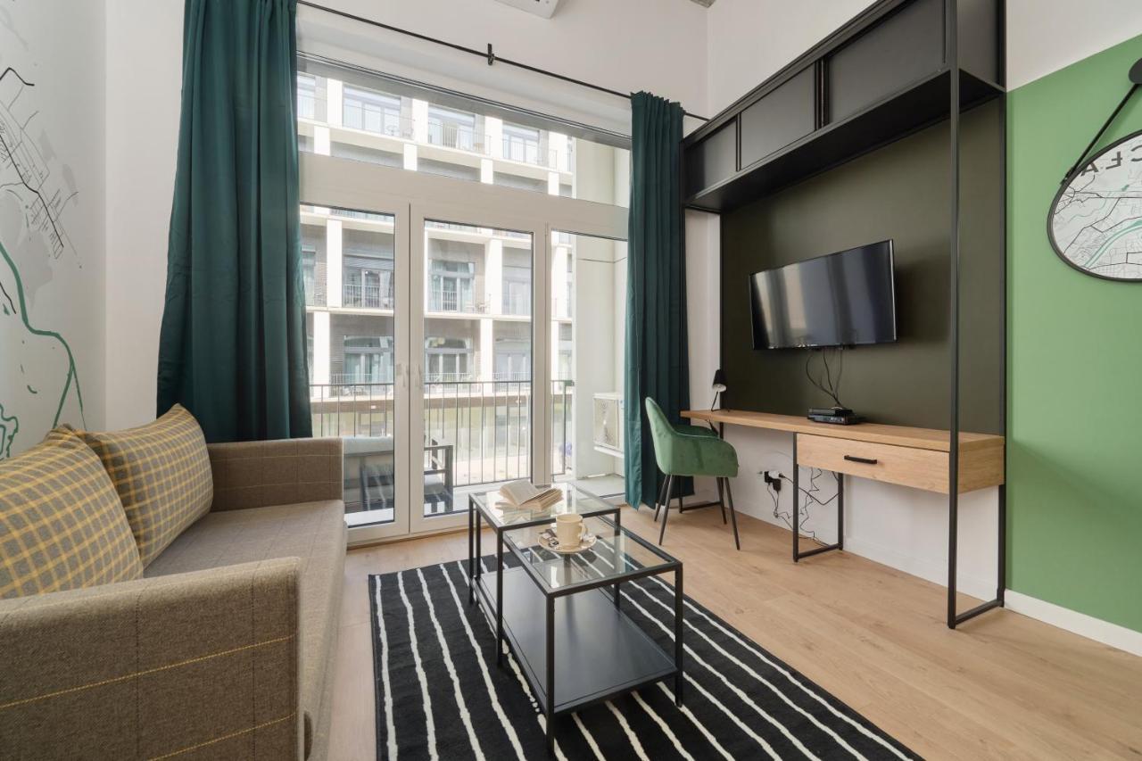 Mezzanine Studio Apartments Zarembowicza Wroclaw Airport By Renters מראה חיצוני תמונה